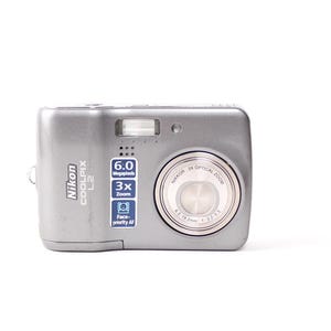 Appareil photo numérique Nikon Coolpix L2 compact, visez-vous et déclenchez
