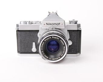 ヴィンテージ ニコマート EL 35 mm 一眼レフフィルムカメラ（Nikkor-Q