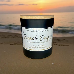 Beach Day Candle: Almond, Tonka, Vanilla, Coconut Scent