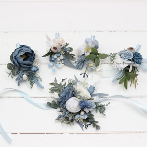 Dusty blue white boutonniere  Dusty blue wedding accessories Men&#39;s boutonniere Groom Groomsmen buttonhole Wedding flowers  Corsage