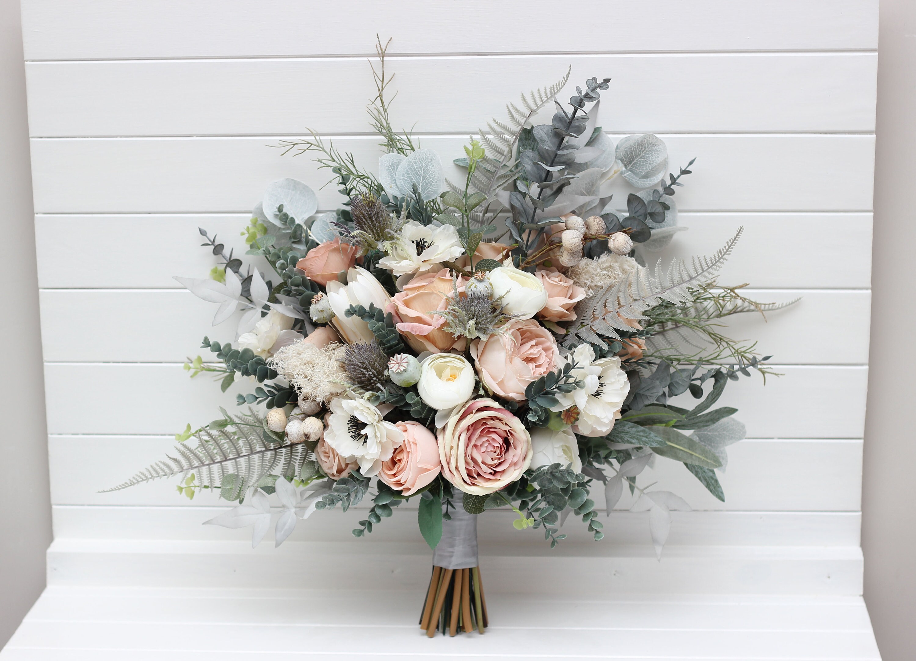 The Holiday Aisle Mixed Floral Arrangement, Beige