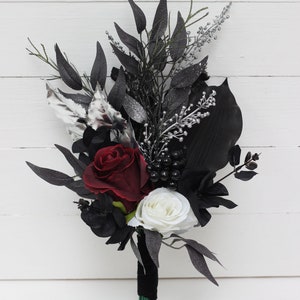 Burgundy black silver flowers Calla lilies bouquet Fall bridal bouquet Faux bouquet Fall wedding Halloween wedding Faux blooms Boho wedding
