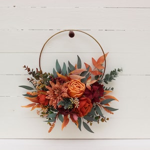 Rust burgundy cinnamon orange floral hoop Alternative bridesmaid bouquet Boho wedding Floral backdrop Fall wedding