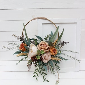 Rust brown ivory floral hoop Alternative bridesmaid bouquet Boho wedding Floral backdrop Fall wedding Pampass grass Orange peach flowers