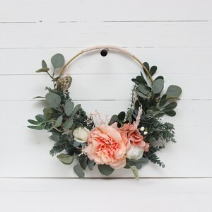Blush pink peach white floral hoop Alternative bridesmaid bouquet Boho wedding Floral backdrop Fall wedding Orange pink flowers