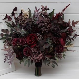Deep purple burgundy bouquet Bridal flowers Faux bouquet Fall wedding Wedding silk flowers Halloween wedding