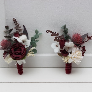 2-5 días a EE. UU. Accesorios de marfil burdeos Boutonniere Ojal Flores de boda Novio Accesorios de boda Padrinos de boda Boda burdeos-0040