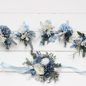 Dusty blue white boutonniere  Dusty blue wedding accessories Men&#39;s boutonniere Groom Groomsmen buttonhole Wedding flowers  Corsage