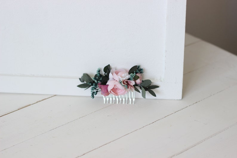 Blush pink flower comb Deep greenery Floral headpiece Bridal accessory Wedding hair piece Bridesmaid comb Eucalyptus Outdoor Hair flowers