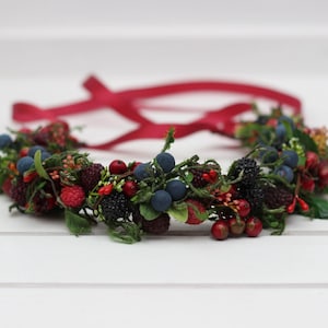 Berry floral crown Woodland wedding Bridal hair piece Forest wedding Maternity crown Bridesmaid floral crown Flower girl crown Headband Halo