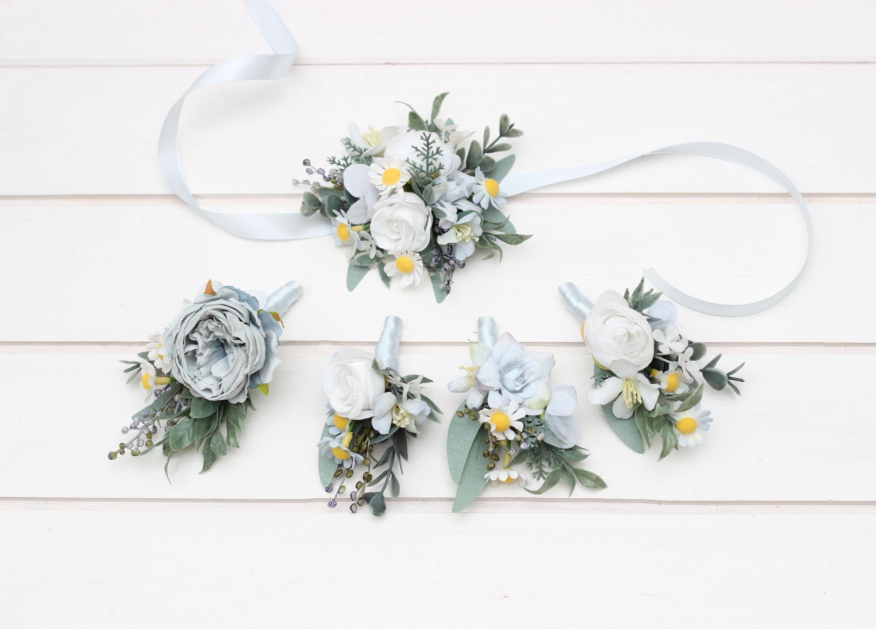 Sky blue white boutonnieres Daisy wedding accessories Men's boutonniere Groom Groomsmen buttonhole Wildflowers  Mother corsage