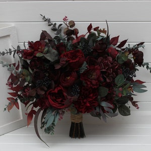 Moody burgundy bouquet Bridal bouquet Faux bouquet Fall wedding Wedding bouquet  Wedding Silk flowers Boho wedding