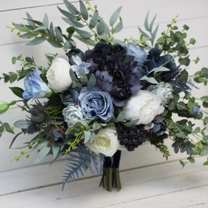 Dusty blue navy blue bouquet  Bridal bouquet Navy blue faux bouquet Wedding silk flowers Boho wedding Outdoor-size 22 inch