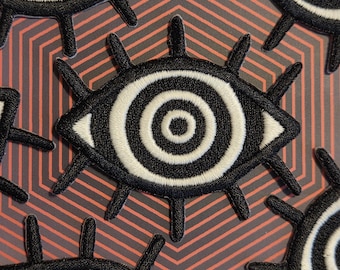 呪われた目 アイロン接着式 暗闇で光るパッチ