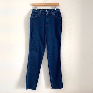 Vintage women’s Lee blue jeans size 10 L long / 32” waist medium large stretch / mom denim high waisted tapered skinny leg dark wash 90s