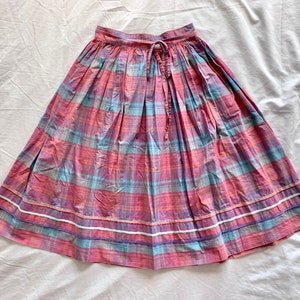 Vintage 1970s Liz Claiborne plaid skirt size XS 25” 70s pastel pink blue check high waisted full A-line below-the-knee cotton pocket skirt