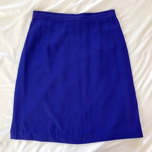 Vintage 1990s women&#39;s indigo mini shift skirt size 27&quot; waist small S 6 / royal purple blue straight sheath pencil high waisted short length