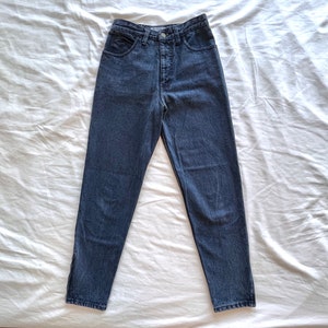 Vintage 1990s Georges Marciano for Guess jeans size 28 waist small medium / high waisted rise tapered skinny leg ankle zip black dark wash