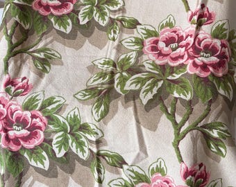 Uno splendido tessuto di cotone antico vintage con peonie floreali ~ rosa, marrone, verde, marrone chiaro ~ 35" x 78" ~ Shabby Cottage Chic