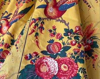 Hervorragender Vintage französischer Blumenvogel Interiors Baumwollstoff ~ Prelle Handdruck ~ Gelb Rot Blau Grün Historischer Kupferhewitt Portugiese Chintz