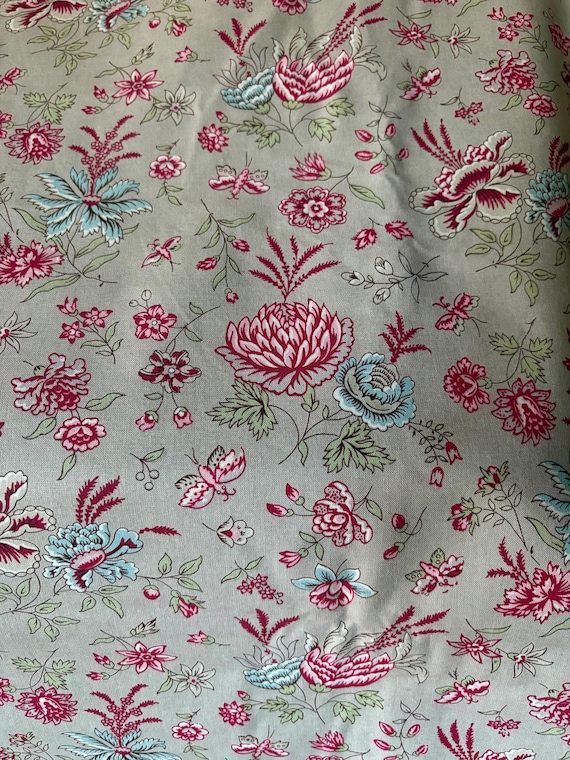 Beautiful Vintage French Les Olivades Floral Cotton Fabric With