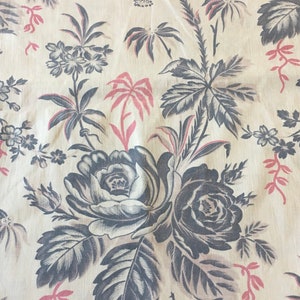 Antiguo botánico francés Indienne inspirado rosas florales del siglo XIX tela de interiores de algodón ~ rosa rosa gris