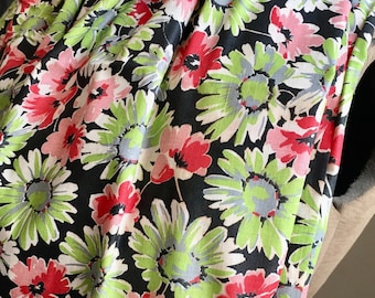 Antique Vintage Bell Flower Daisy Floral Cotton Fabric ~Red Pink Yellow Green Gray Black~1930 1940 Cottage Chic Interior Clothing Patchwork