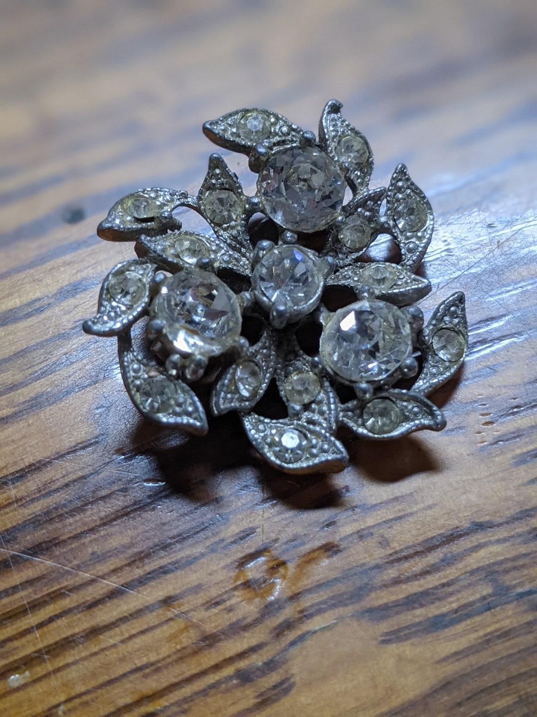 【Llife】BOTTON BROOCH Gold-tone metal motifs brooch