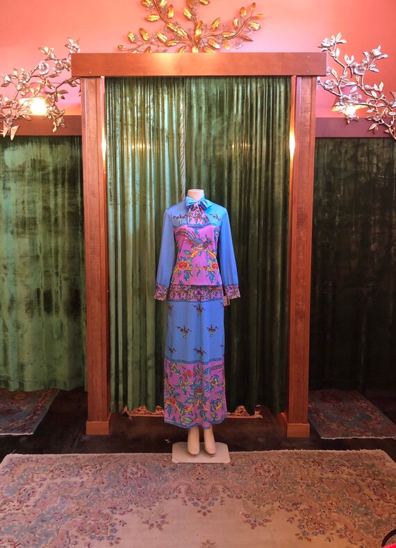 Bright psychedelic 70’s bird and flower print maxi