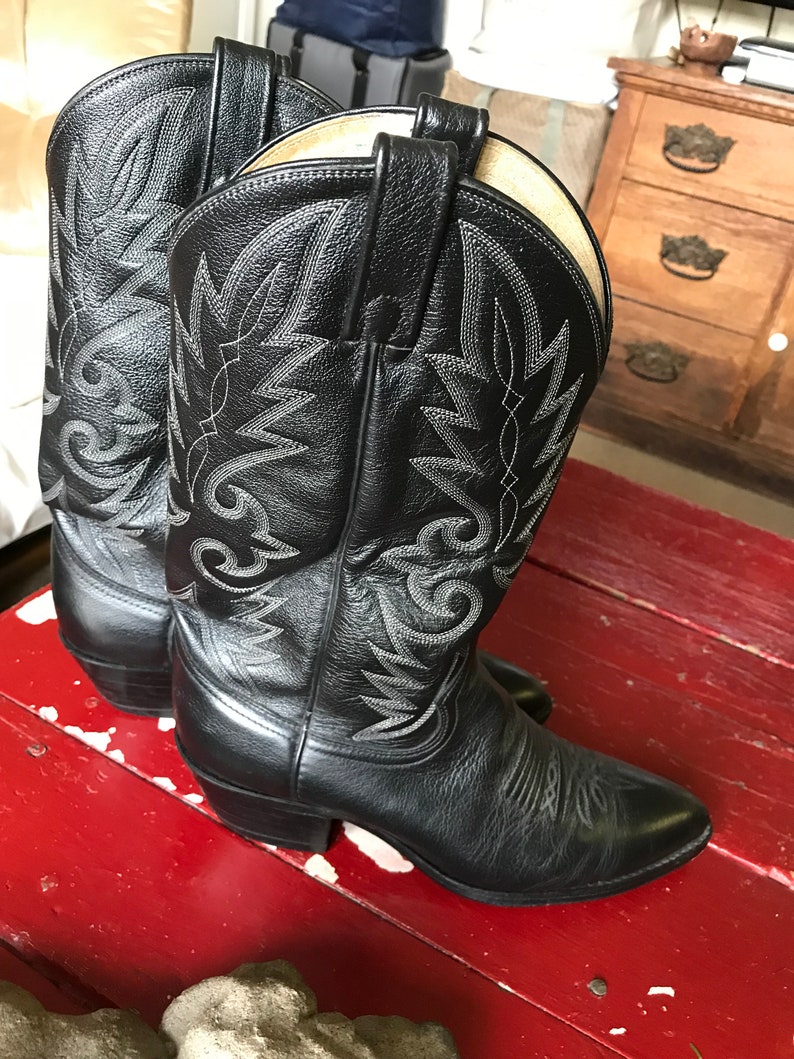 Beautiful Dan Post Men/'s Black Leather Cowboy Boots With Fancy Stitching Sz 912 D Unisex Like New Condition