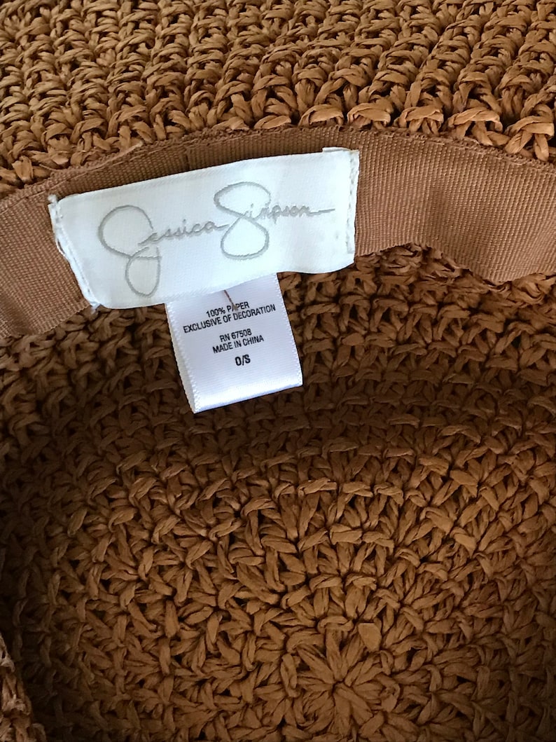 Fashion Sun Hat By Jessica Simpson. VTG Natural Raffia Woven Wide Brim Floppy Straw Hat With Straw Flowers