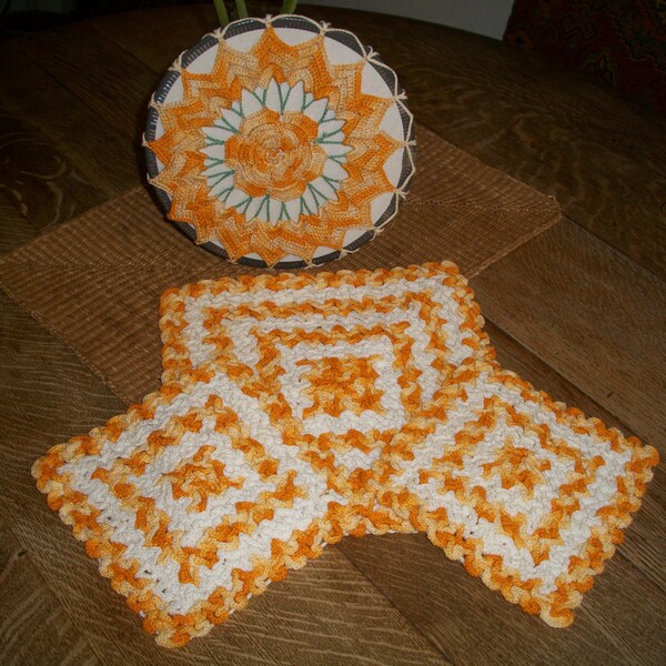 Vintage 1960 Hand Crocheted Pot Holders and Trivet Set of Four. Country Cottage Kitchen Farmhouse Style.