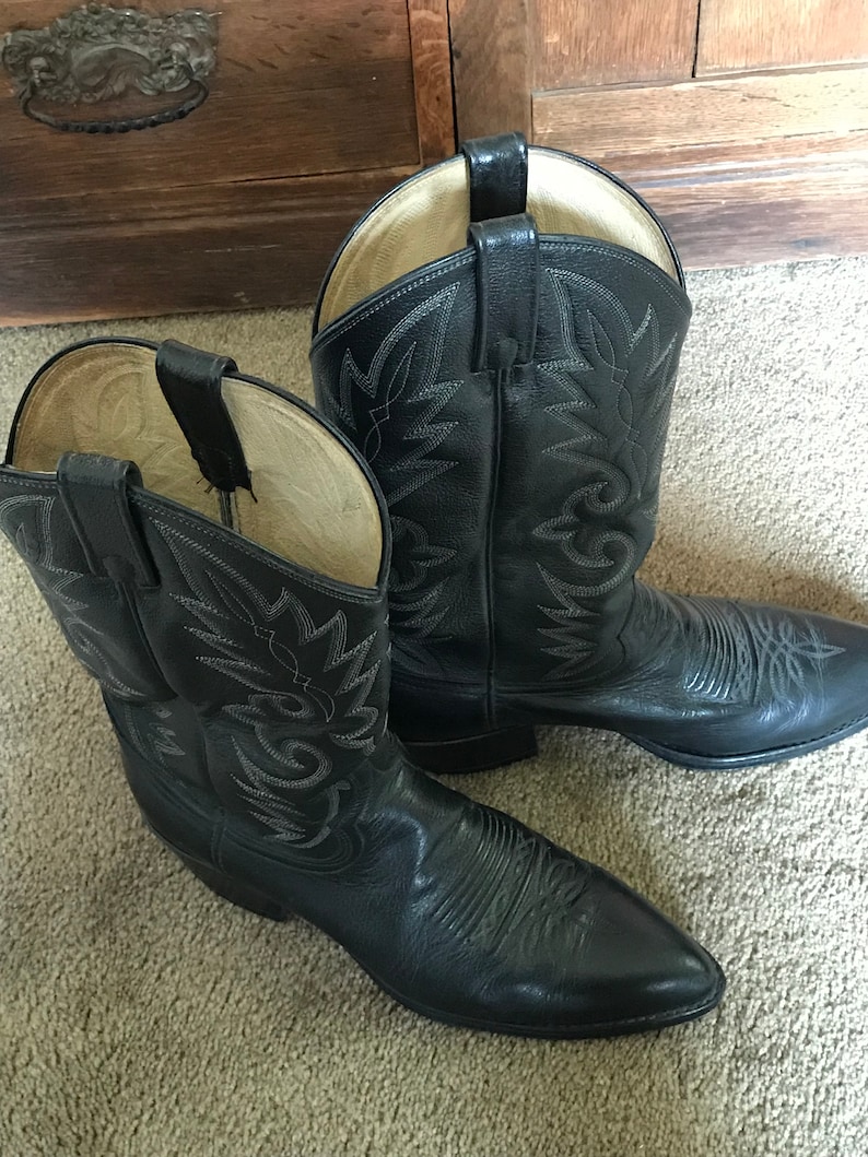 Beautiful Dan Post Men/'s Black Leather Cowboy Boots With Fancy Stitching Sz 912 D Unisex Like New Condition
