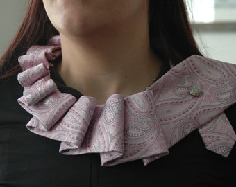 Collar de corbata de seda