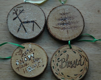 4er Set Holz gebrannte Ornamente ~ Handbemalt und rustikal