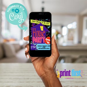 Puede incluir: Un smartphone muestra una colorida invitaci&oacute;n para una fiesta en casa. La invitaci&oacute;n presenta el texto "House Party" en rosa y morado, con las palabras "Cookie's Throwback to the 90s" en la parte superior. Incluye fecha, hora y lugar.