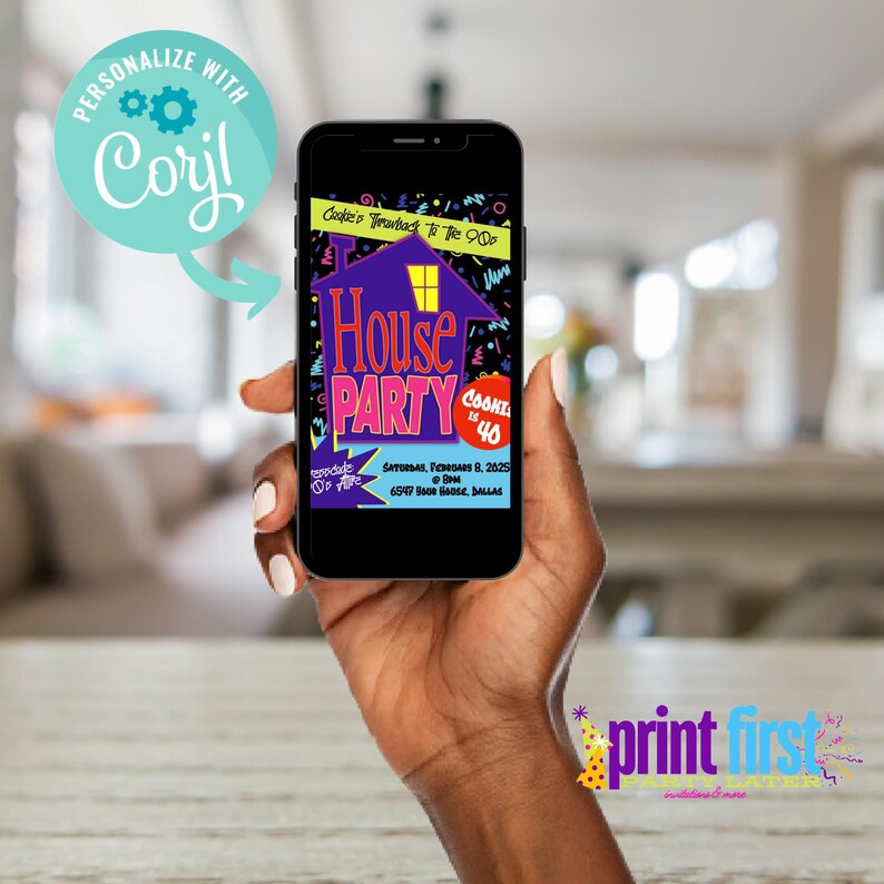 Puede incluir: Un smartphone muestra una colorida invitaci&oacute;n para una fiesta en casa. La invitaci&oacute;n presenta el texto "House Party" en rosa y morado, con las palabras "Cookie's Throwback to the 90s" en la parte superior. Incluye fecha, hora y lugar.