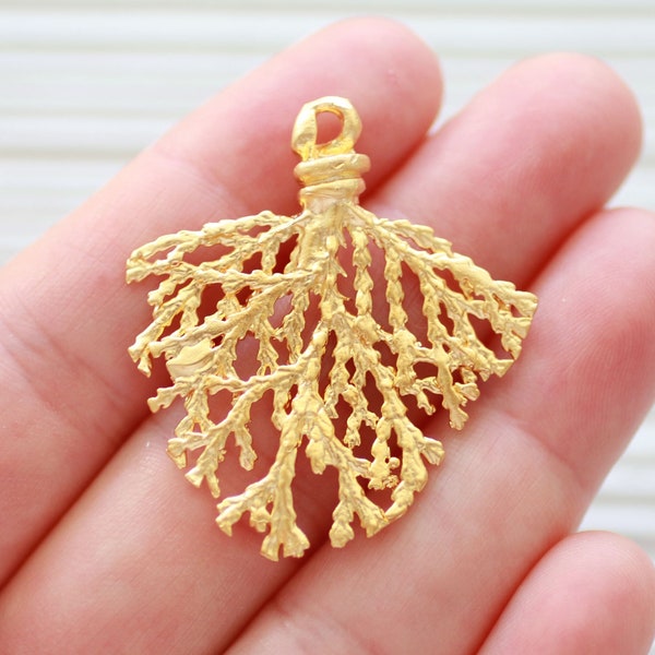 Leaf branch pendant, gold filigree branch pendant, tree branch pendant, filigree leaf, filigree pendant, findings, earrings dangle, M