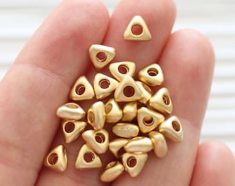 Perles rondelles dorées de forme organique 10pc, perles triangulaires, perles heishi dorées, perles d’or mat, perles d’espacement en métal, perles de grand trou