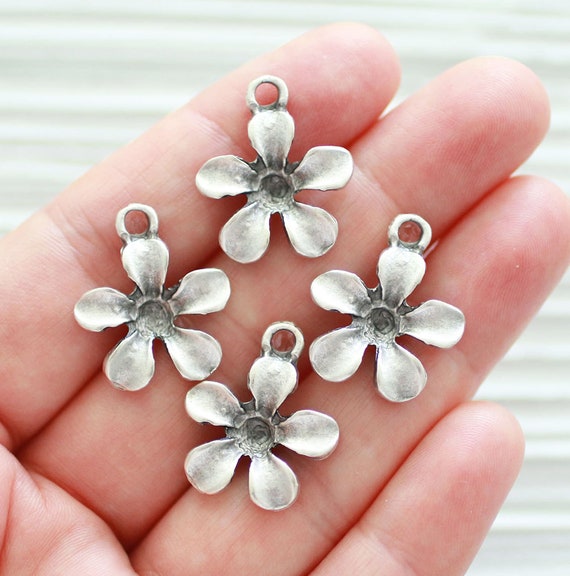 4pc flower charm silver, daisy pendant, daisy earrings dangle, silver daisy charm, large leaf flower, cute flower findings