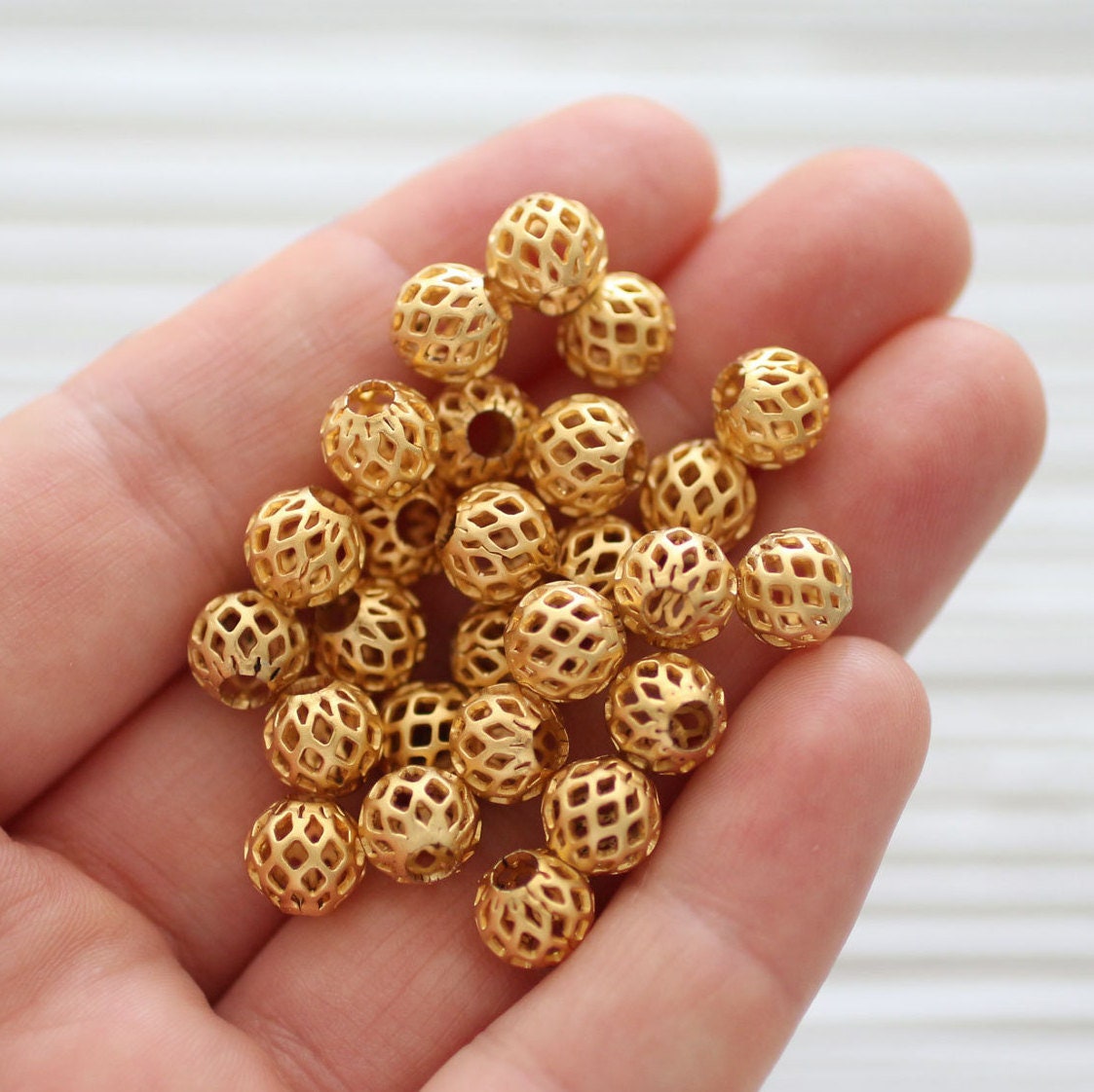 10pc Filigree Round Gold Beads, Gold Metal Beads, Textured Beads, Bracelet  Beads, Matte Gold Beads, Round Gold Beads, Cage Bead, Ball Beads 