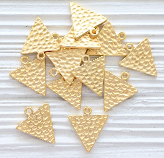 5pc gold triangle charm, triangle pendant, earring charms, geometric pendant, tribal pendant, earrings dangle, hammered pendant, spike gold