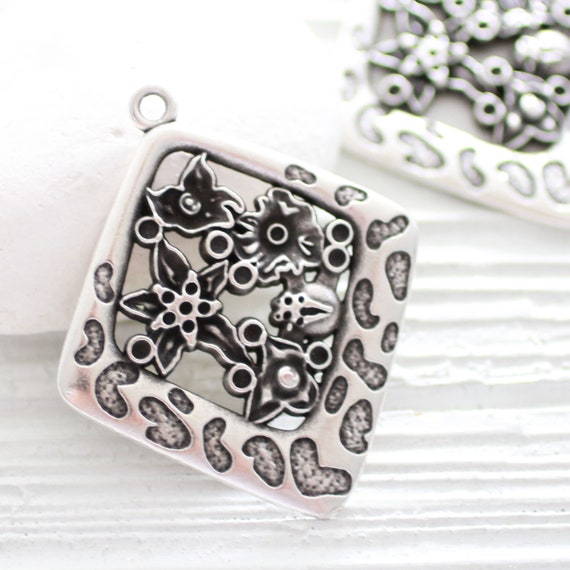 Square pendant silver, geometric pendant, modern, hammered flower pendant, large antique silver unique focal pendant
