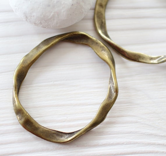 2pc large antique gold ring pendant, metal ring connectors, hoops, antique connector pendant, hammered pendant, metal links, jewelry rings