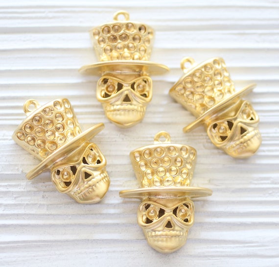 Skull pendant gold, Halloween pendant, skull charm, skeleton pendant, gold skull pendant with hat, skull jewelry findings, Halloween jewelry