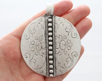 Flower pendant silver, large tribal pendant, hammered metal pendant, boho pendant, silver pendant medallion, large pendant, round pendant