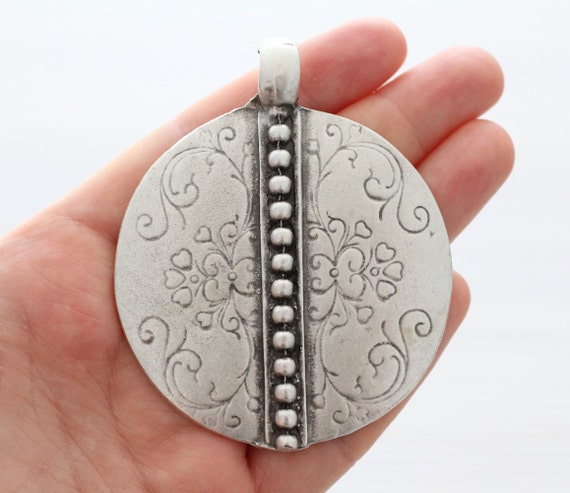 Flower pendant silver, large tribal pendant, hammered metal pendant, boho pendant, silver pendant medallion, large pendant, round pendant