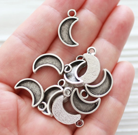 10pc silver crescent charm, half moon pendant for leather cord necklace, bracelet charms, unique earrings charms dangle