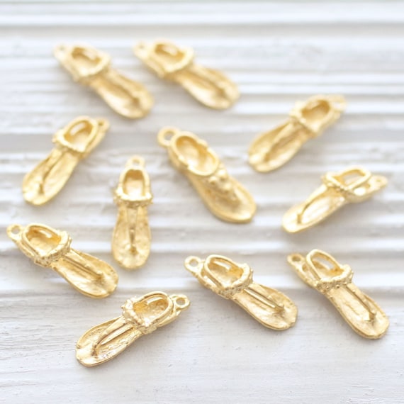 10pc gold sandal charms, flip flop pendant, earring charms, gold sandal, gold shoe charms, bracelet charms, sandal pendant, Summer slipper