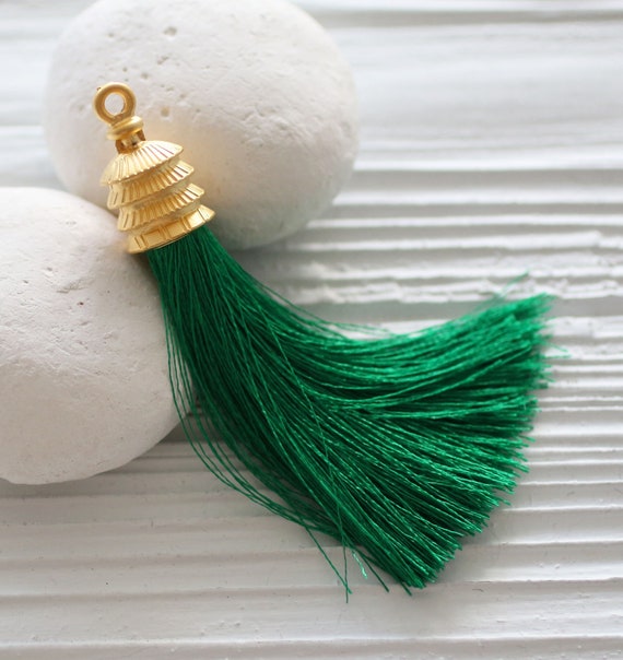 Green silk tassel, keychain tassel, emerald, kelly green, gold cap tassel, long, tassel pendant, knob tassel, decorative, pagoda cap, N40